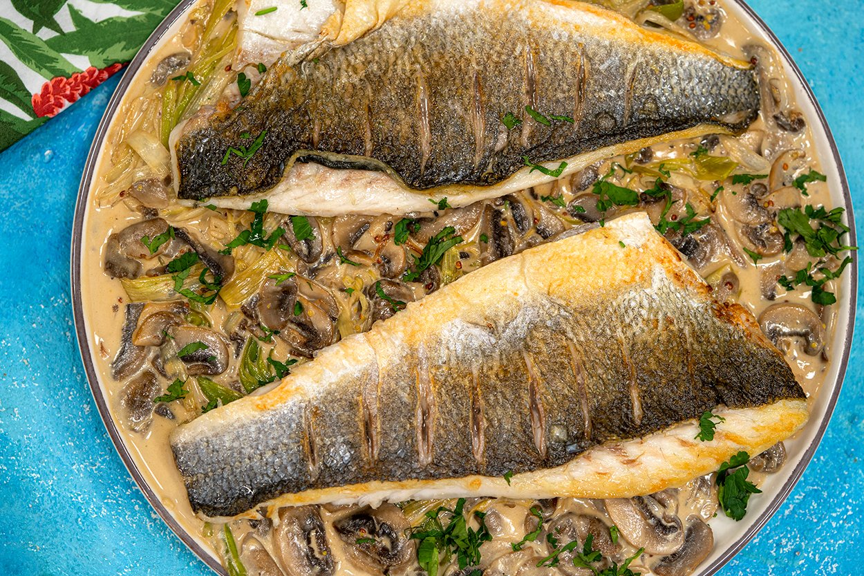 Sea Bass Recipe with Leeks, Cream and Mushrooms