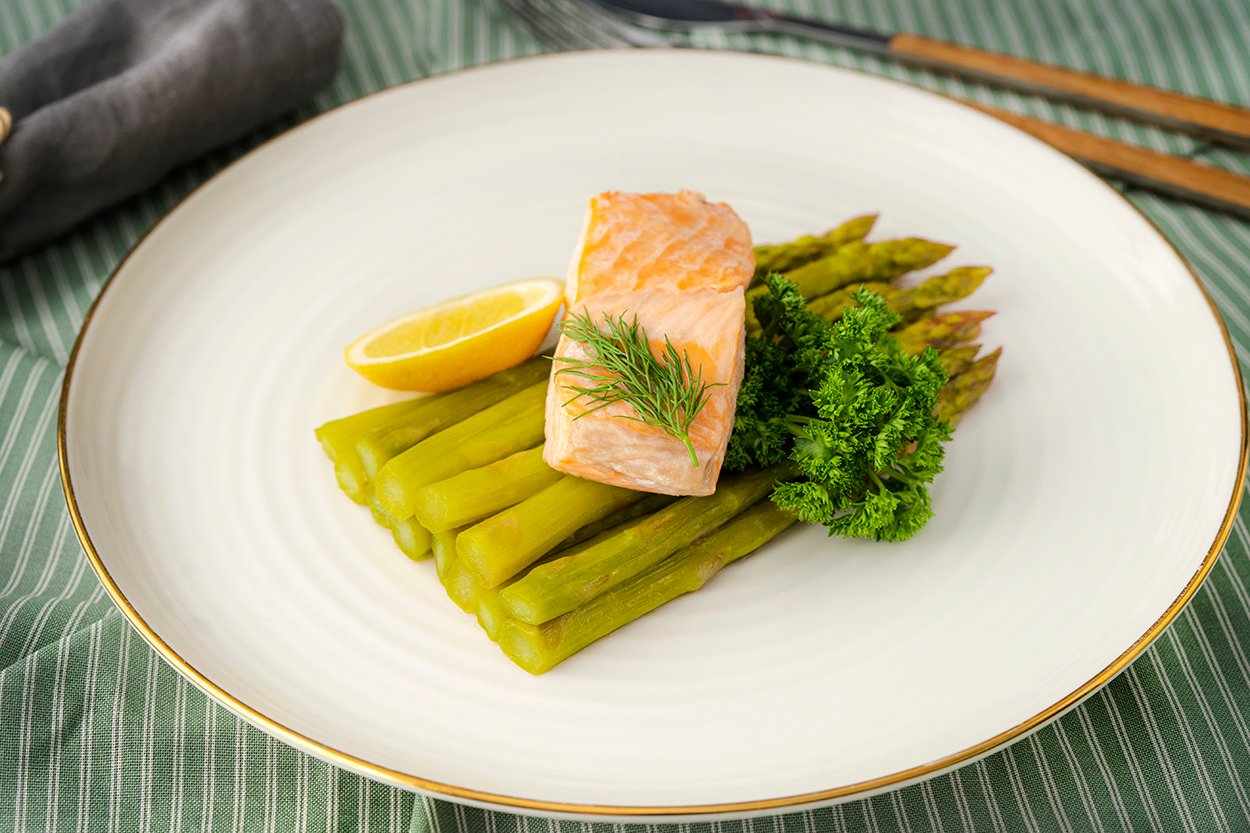 Steamed Asparagus and Lemon Salmon Recipe